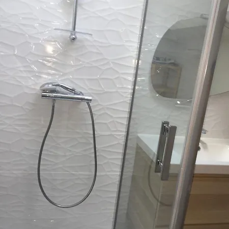 Prázdninový dům L'ocean Pour Voisin, 3 Etoiles Pour 5 A 6 Pers, Dans Maison, Terrasse 34metres Carres A 1500 M *