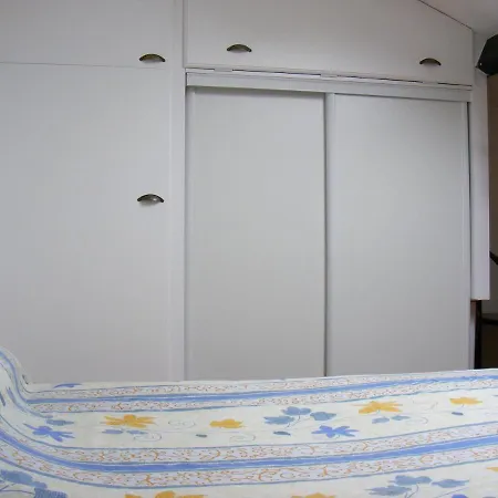 Sifitis, L'océan Pour Voisin Сasa de vacaciones *